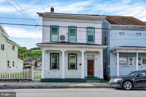418 Main St, LYKENS, PA, 17048-1211 | Card Image