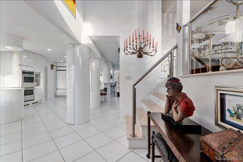 3427 Carey Ln, Baldwin, NY, 11510-5038 | Card Image