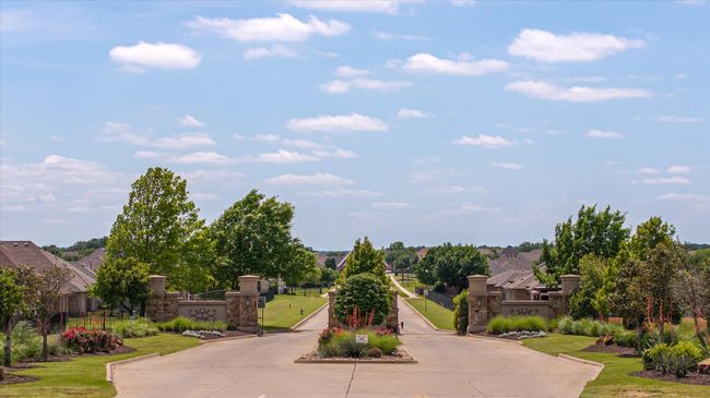 317 Paddle Boat Dr, House other with 4 bedrooms, 2 bathrooms and null parking in Granbury TX | Image 36