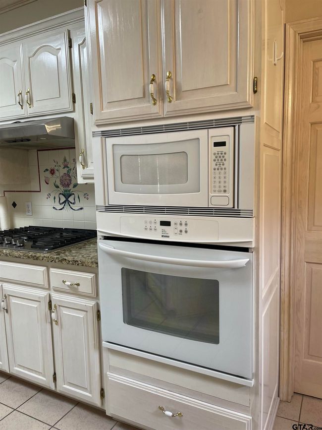 4007 Lazy Creek Dr, House other with 4 bedrooms, 3 bathrooms and null parking in Tyler TX | Image 7