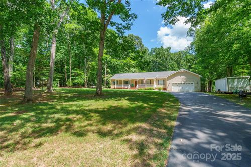 1615 Oak Park Ct, Iron Station, NC, 28080-9358 | Card Image
