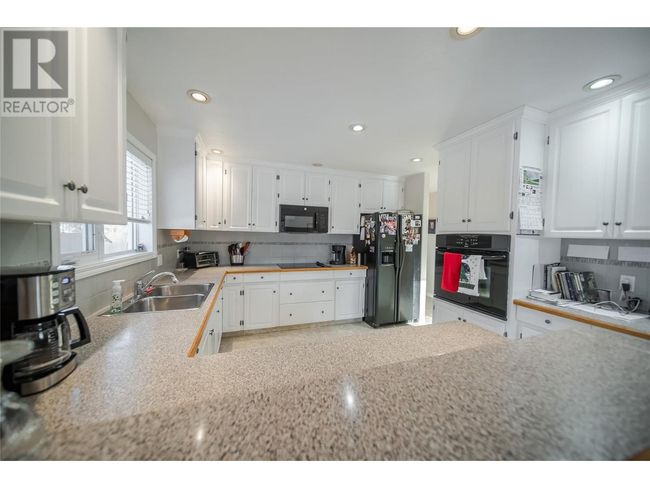 7333 George Rd, House other with 3 bedrooms, 3 bathrooms and 2 parking in Jaffray BC | Image 15