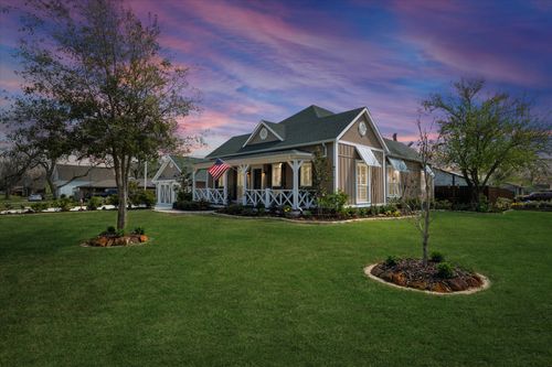 301 E Division St, Pilot Point, TX, 76258-4512 | Card Image