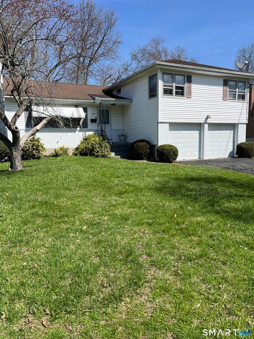 94 Lyman Rd, West Hartford, CT, 06117-1311 | Card Image