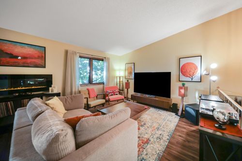 13036 Judicial Rd, Burnsville, MN, 55337-1724 | Card Image