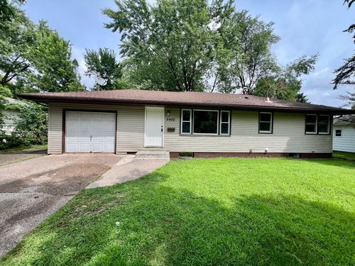5400 Sailor Ln, Brooklyn Center, MN, 55429-3322 | Card Image