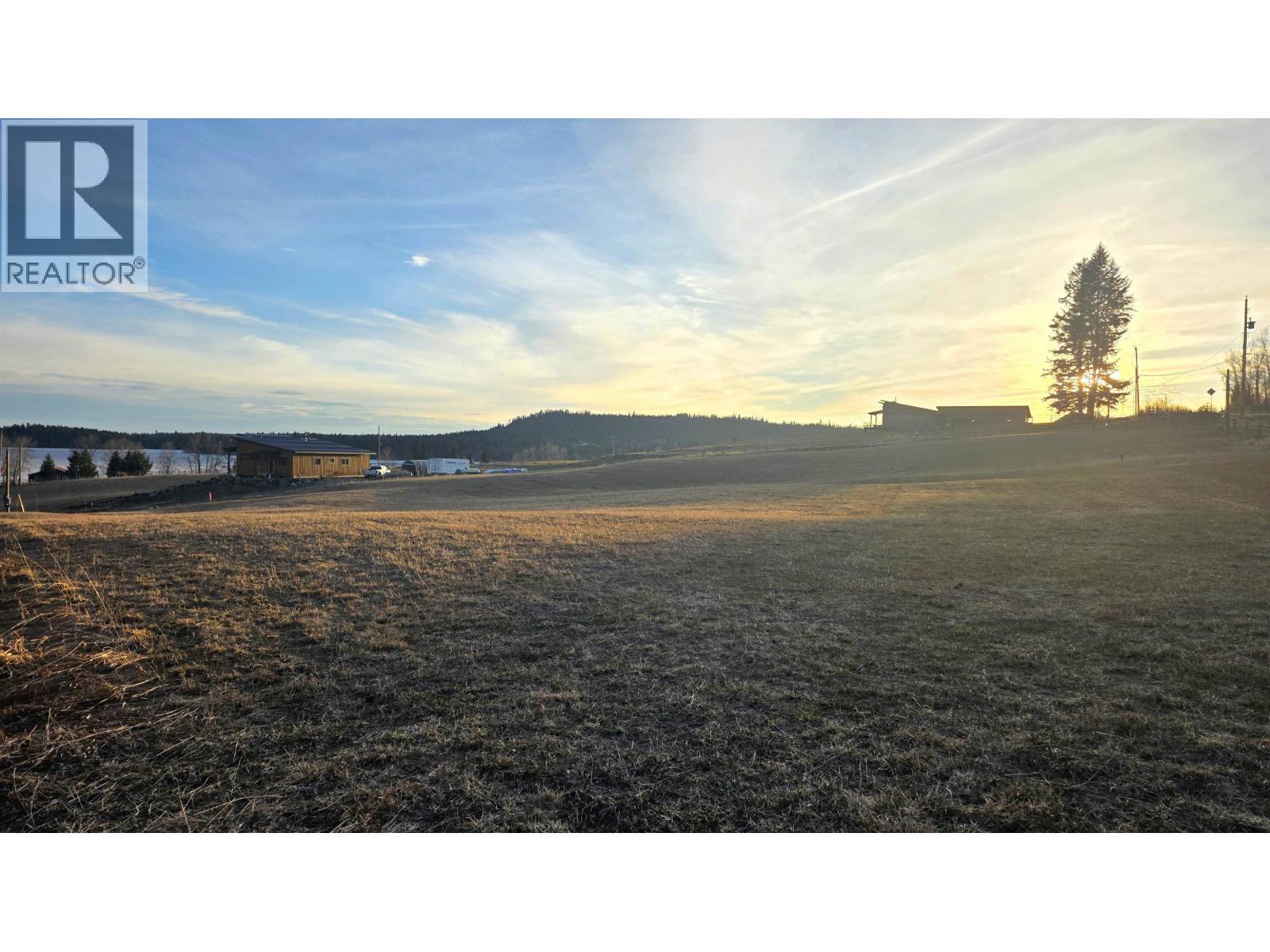 Land in Bridge Lake 4