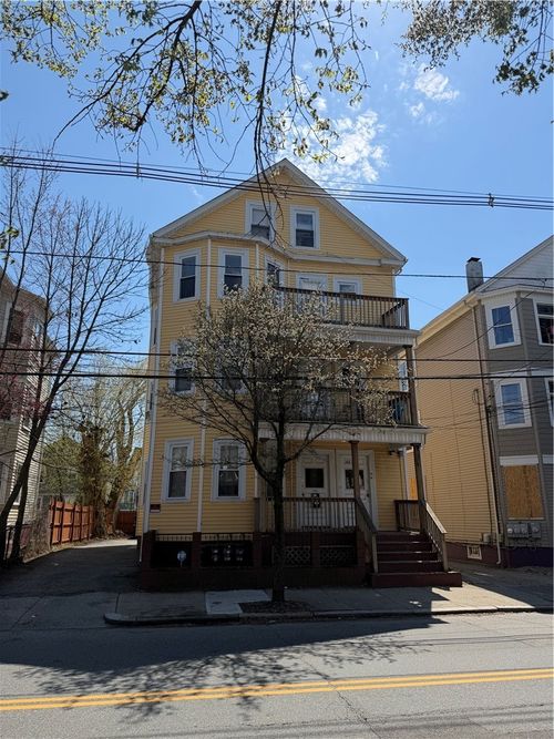 3-368 Orms St, Providence, RI, 02908-4918 | Card Image