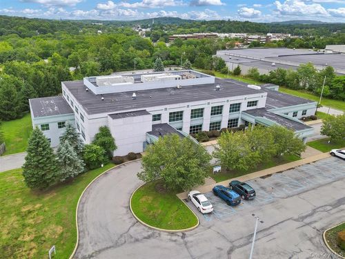 70 Hatfield Ln, Goshen, NY, 10924-6734 | Card Image