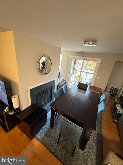 17-304-18020 Chalet Dr, GERMANTOWN, MD, 20874-2389 | Card Image