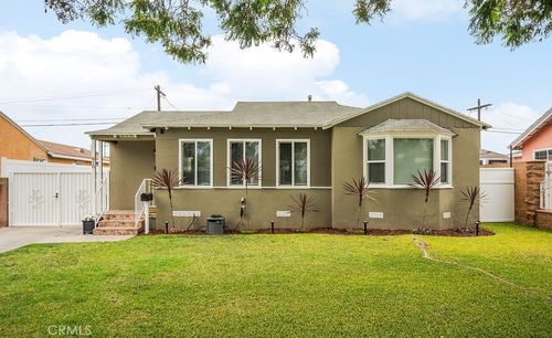 810 E 118th St, Los Angeles, CA, 90059-2706 | Card Image