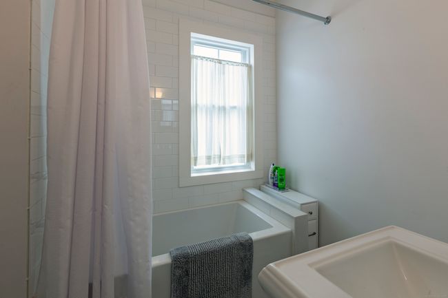 18 Prospect Hill Rd, House other with 6 bedrooms, 2 bathrooms and 1 parking in Branford CT | Image 26