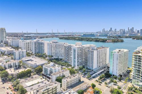 apt-301-1035 West Ave, Miami Beach, FL, 33139-4750 | Card Image