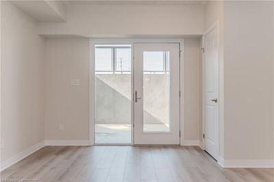 D057 - 142 Foamflower Pl, Townhouse with 3 bedrooms, 2 bathrooms and 1 parking in Waterloo ON | Image 2