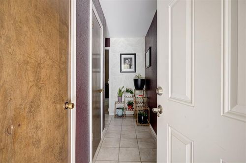 909 N King Ave, Midwest City, OK, 73130-2323 | Card Image