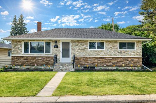39 Healy Dr Sw, Calgary, AB, T2V2Z8 | Card Image