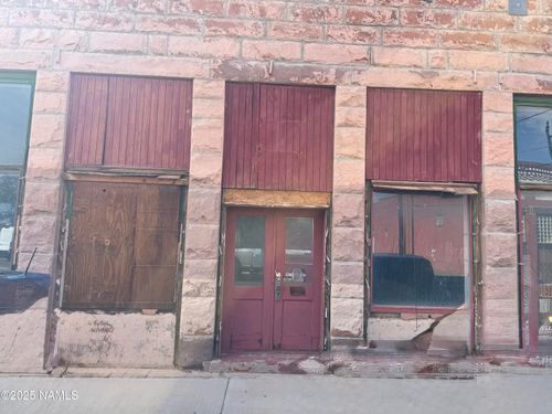 109 N Kinsley Ave, Winslow, AZ, 86047-3615 | Card Image