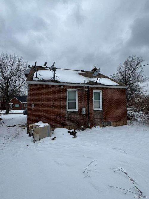 12484 Laing St, Detroit, MI, 48224-1042 | Card Image
