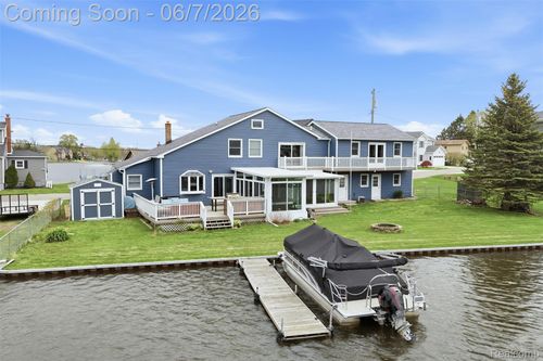 2299 Kingston St, White Lake, MI, 48386-1620 | Card Image
