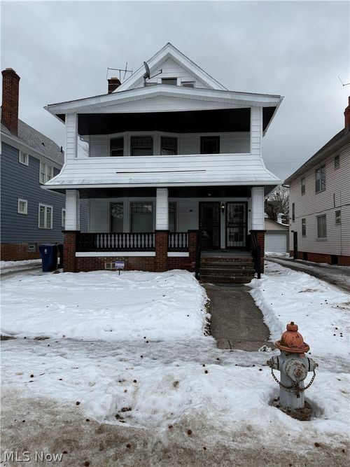 829 Helmsdale Rd, Cleveland Heights, OH, 44112-2301 | Card Image