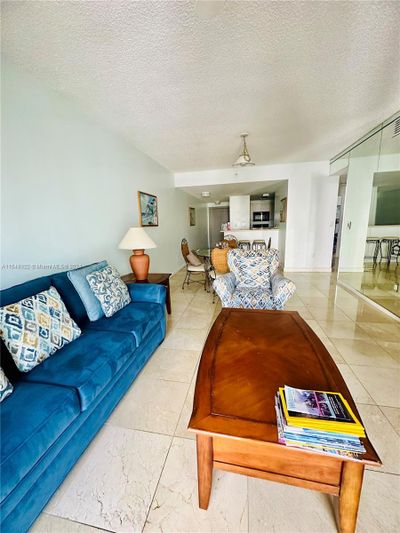 1810 - 185 Se 14th Ter, Condo with 2 bedrooms, 2 bathrooms and null parking in Miami FL | Image 2