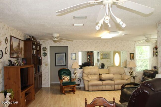 2100 Third Ave, House other with 3 bedrooms, 3 bathrooms and null parking in Sneads FL | Image 34
