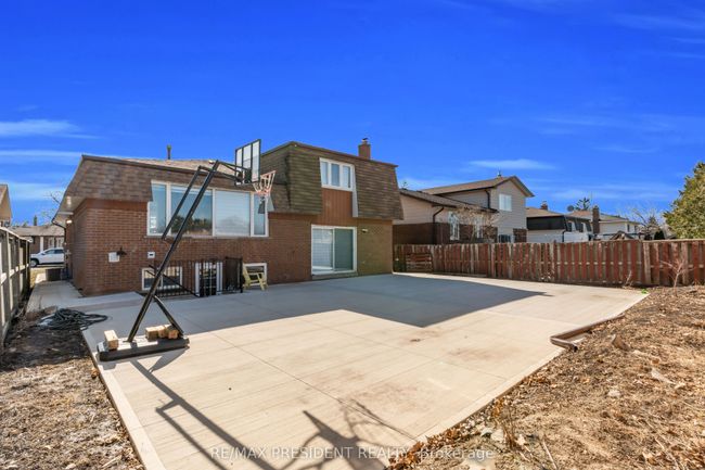118 Charters Rd, House other with 5 bedrooms, 4 bathrooms and 2 parking in Brampton ON | Image 39