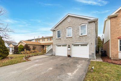 13 Mcgillivary Cres, House other with 3 bedrooms, 3 bathrooms and 6 parking in Brampton ON | Image 2