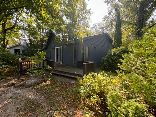 31 Barrie Ave S, Sauble Beach, ON, N0H2G0 | Card Image