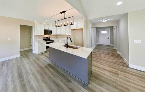 362 W Church St, Cowpens, SC, 29330-9741 | Card Image