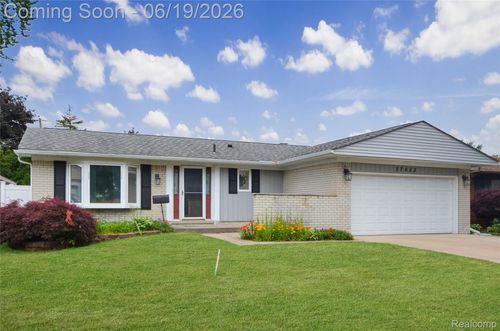 37653 Longacre Dr, Sterling Heights, MI, 48312-2261 | Card Image