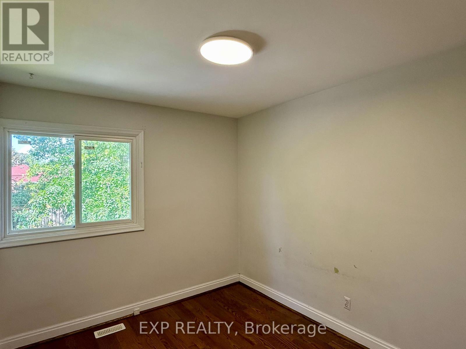 Residential Lease in Toronto (Woburn) 5