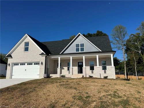 211 Cool Run, Lexington, NC, 27295 | Card Image
