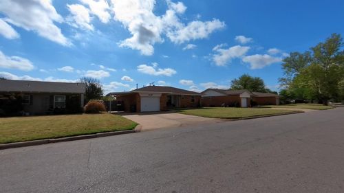 417 S 24th St, Clinton, OK, 73601-3713 | Card Image