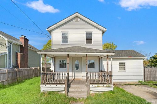 420 Taylor Ave, East Patchogue, NY, 11772-5222 | Card Image