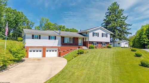 1354 Pineview Dr, Morgantown, WV, 26505-2727 | Card Image