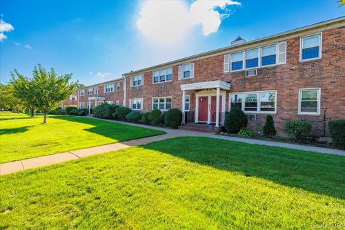 apt-1b-4030 Jerusalem Ave, Seaford, NY, 11783-1615 | Card Image