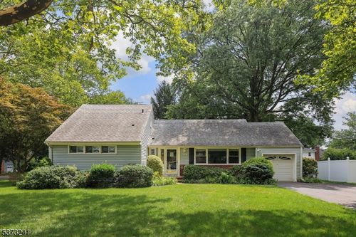 240 Roger Ave, Westfield, NJ, 07090-1776 | Card Image