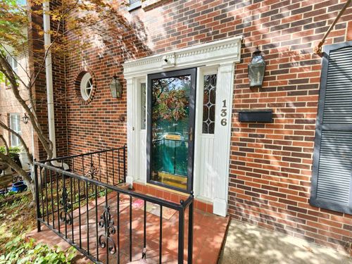 136-136 Cambridge Place Dr, Little Rock, AR, 72227-2102 | Card Image