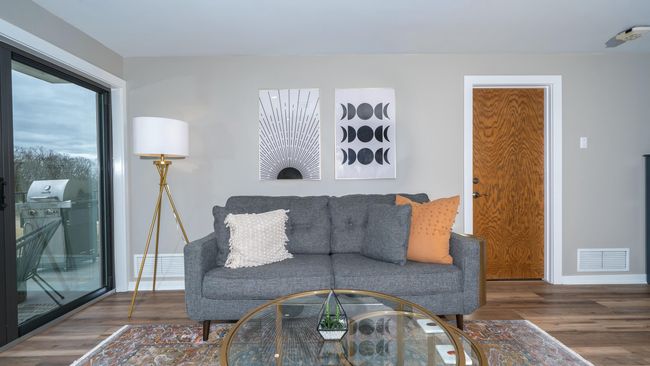 Living Room 2 | Image 10
