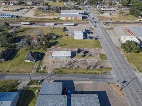 2710 Avenue F, Bay City, TX, 77414-6602 | Card Image