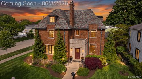 2470 Riverside Dr, Trenton, MI, 48183-2714 | Card Image
