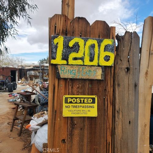 1206 Strecker St, Ridgecrest, CA, 93555-8427 | Card Image