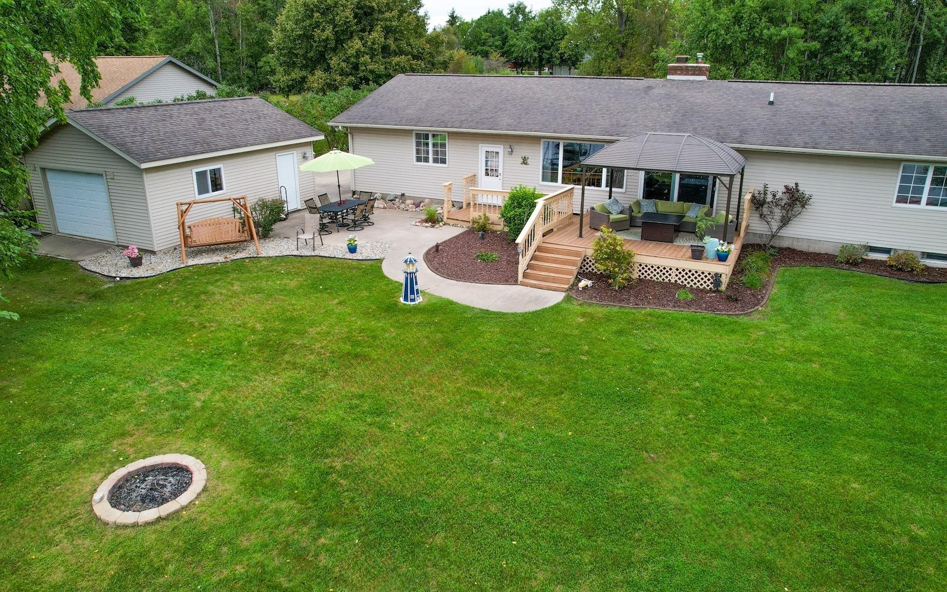 Haven Dr, Gladwin, MI 48624