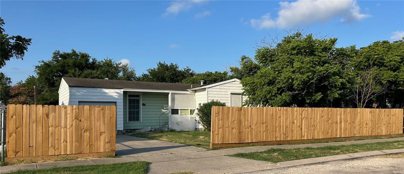 Whiting Dr, Corpus Christi, TX 78415
