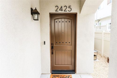 2425 Arlington Ave, Torrance, CA, 90501-4427 | Card Image