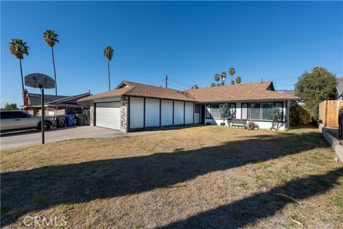 27124 Clifton Ave, Highland, CA, 92346 | Card Image