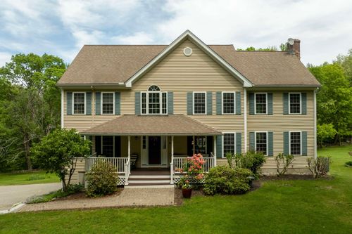 537 Pingree Hill Rd, Auburn, NH, 03032-3833 | Card Image