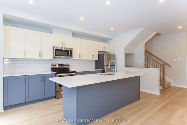 522 Branch St, House attached with 3 bedrooms, 3 bathrooms and 2 parking in Ottawa ON | Image 10