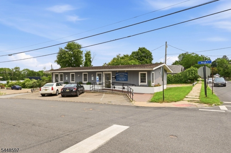 Commercial Sale in Newton Town 3